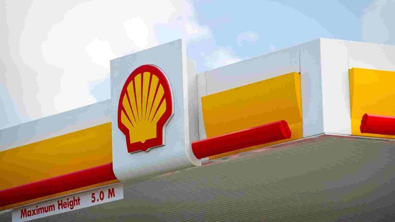 Shell oil company Posts a profit of Rs 2.1 billion