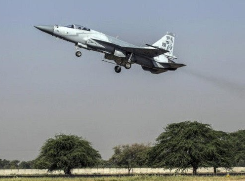 Pakistan hands over 3 JF-17 fighter jets to Nigeria