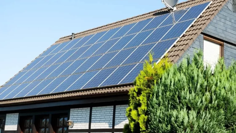 Solar industry rejects Nepra’s move to cut tariff for rooftop solar