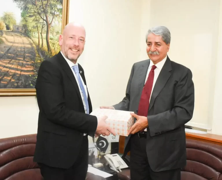 Pak-UK agree to enhance bilateral trade ties