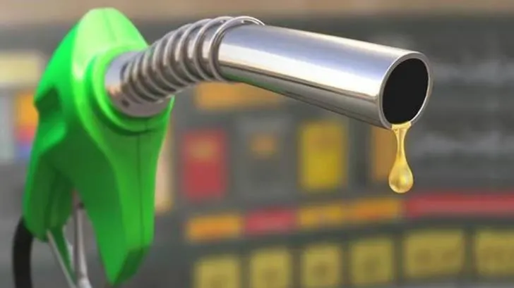 Govt May Hike Oil Prices Up to Rs 7.67 per Litre