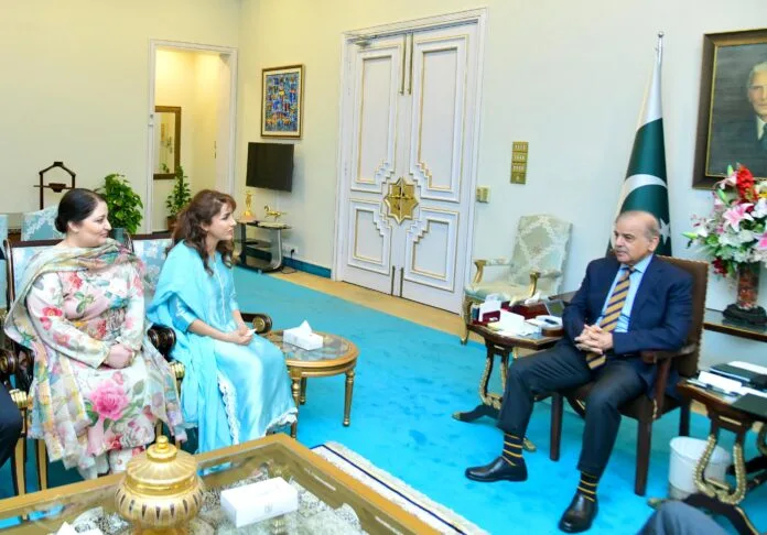 PM Shehbaz Praises Women's Contributions, Honors Mountaineer Naila Kiyani's Achievements