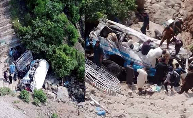 25 killed in road accident near Azad Pattan