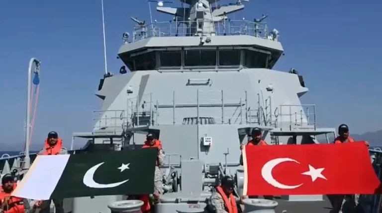 PNS Hunain visits Turkish Ports of Golcuk, Aksaz