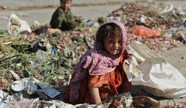 World Bank Flags Alarming Rise in Pakistan Poverty