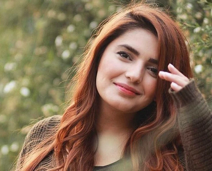 See Momina Mustehsan in Her First Stunning Photo After Months Away