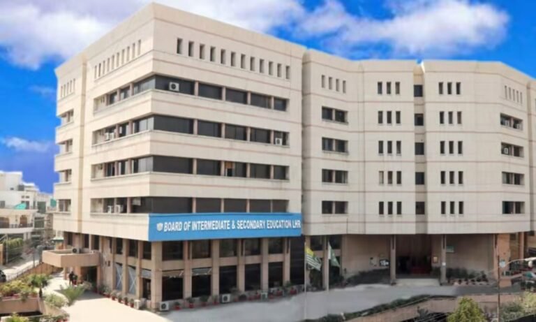 BISE Lahore Students Face Delays in Fee Submission