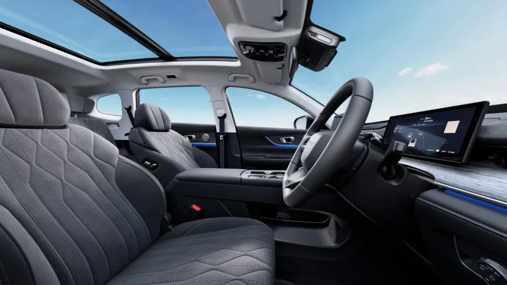 Tiggo 8 PHEV in April’26