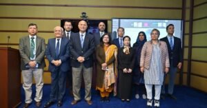 solar policy to attract chinese solar manufacturers